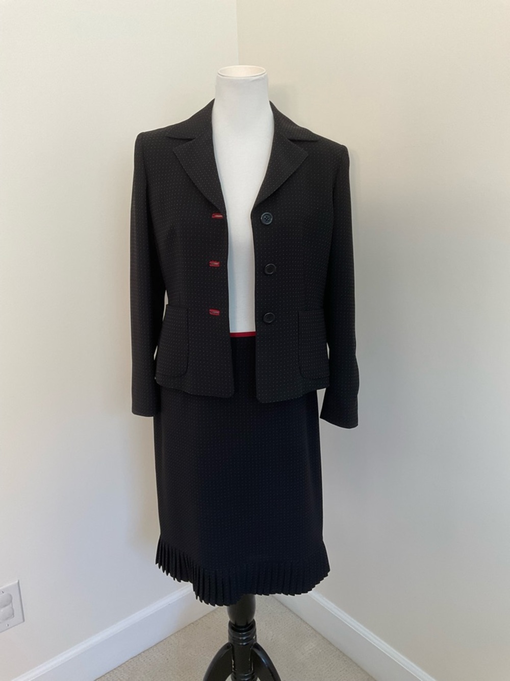Kasper Petite 2-Piece Tailored Blazer And Skirt Set - Picture 7 of 14
